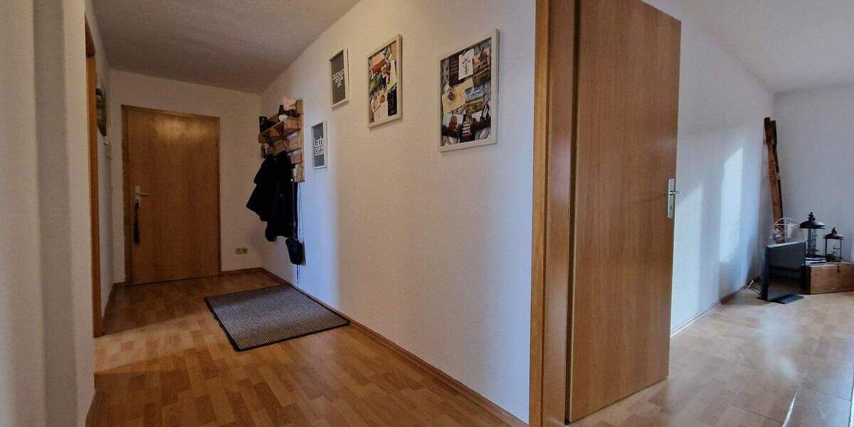 großzügige 2-Zimmerwohnung in zentraler lage von Döbeln, EBK gegen Zuzahlung möglich. 2 zimmer