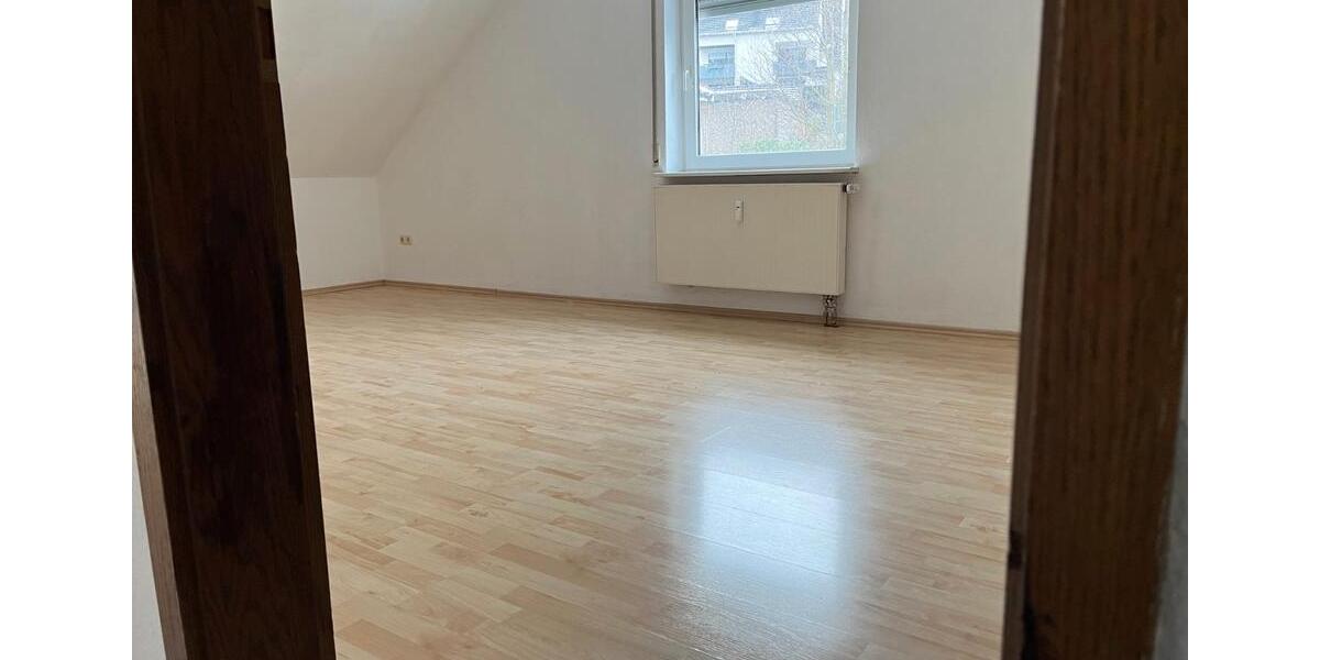 Dachgeschoßwohnung Werdohl - 3 Zimmer, 70 m&sup2;, 450&euro; | Angebot:26439201