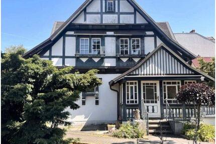 Haus Berlin Marzahn-Hellersdorf - 8 Zimmer, 209 m&sup2;, 3.500&euro; | Angebot:27667159