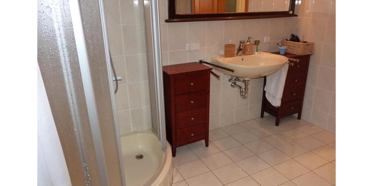 Etagenwohnung Mengkofen - 3 Zimmer, 130 m&sup2;, 1.080&euro; | Angebot:24817912