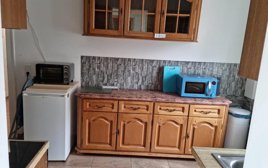 WG Zimmer mit Internet, TV, Gästeküche, EtagenduscheWc und Waschmaschine zimmer