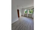 2-Zimmer Wohnung mit Balkon und Keller, großes Bad, ohne EBK