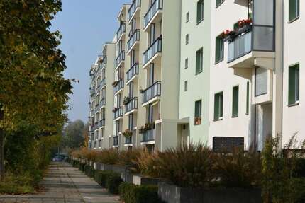 Wohnung zum Mieten in Berlin 1.547,60 € 182.07 m² 4 zimmer