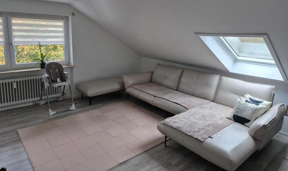 Dachgeschosswohnung in Stupferich zimmer