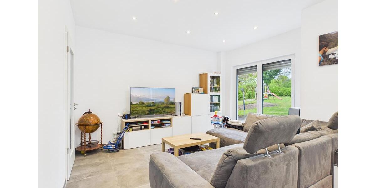 Einfamilienhaus Zeven - 8 Zimmer, 180 m&sup2;, 1.700&euro; | Angebot:26551997