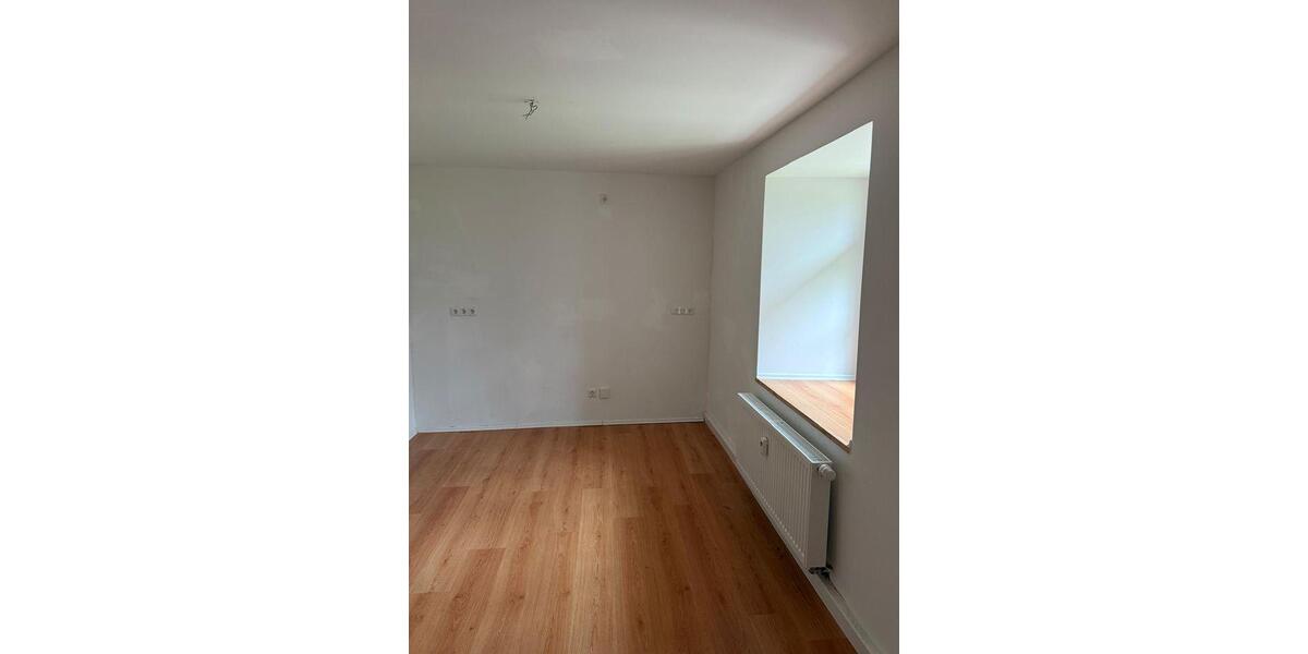Etagenwohnung Oberschöna - 3 Zimmer, 60 m&sup2;, 400&euro; | Angebot:26488777