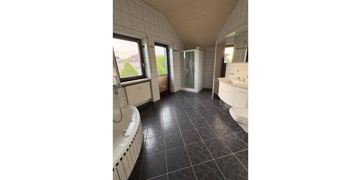 Dachgeschoßwohnung Garching an der Alz - 3.5 Zimmer, 88 m&sup2;, 800&euro; | Angebot:26375361