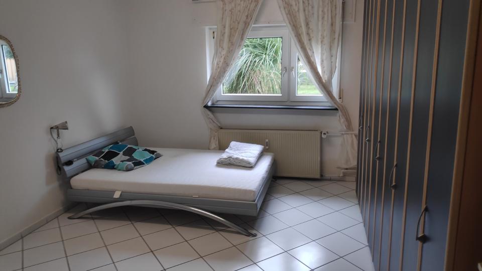 Möbiliertes Zimmer in WG 1 zimmer