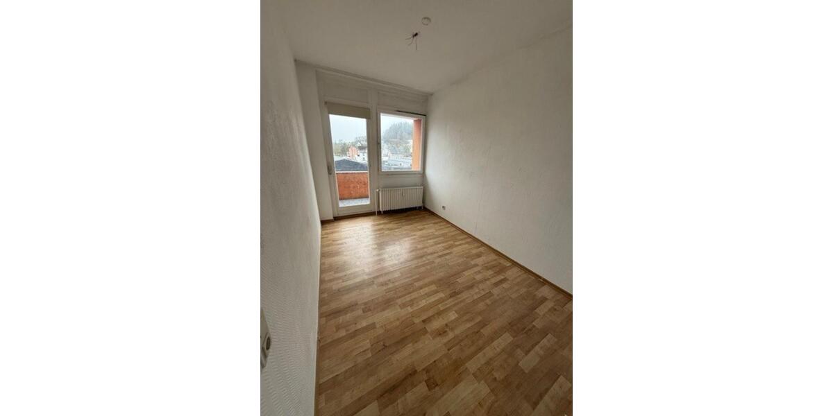 Etagenwohnung Hilchenbach - 4 Zimmer, 95 m&sup2;, 665&euro; | Angebot:24752170