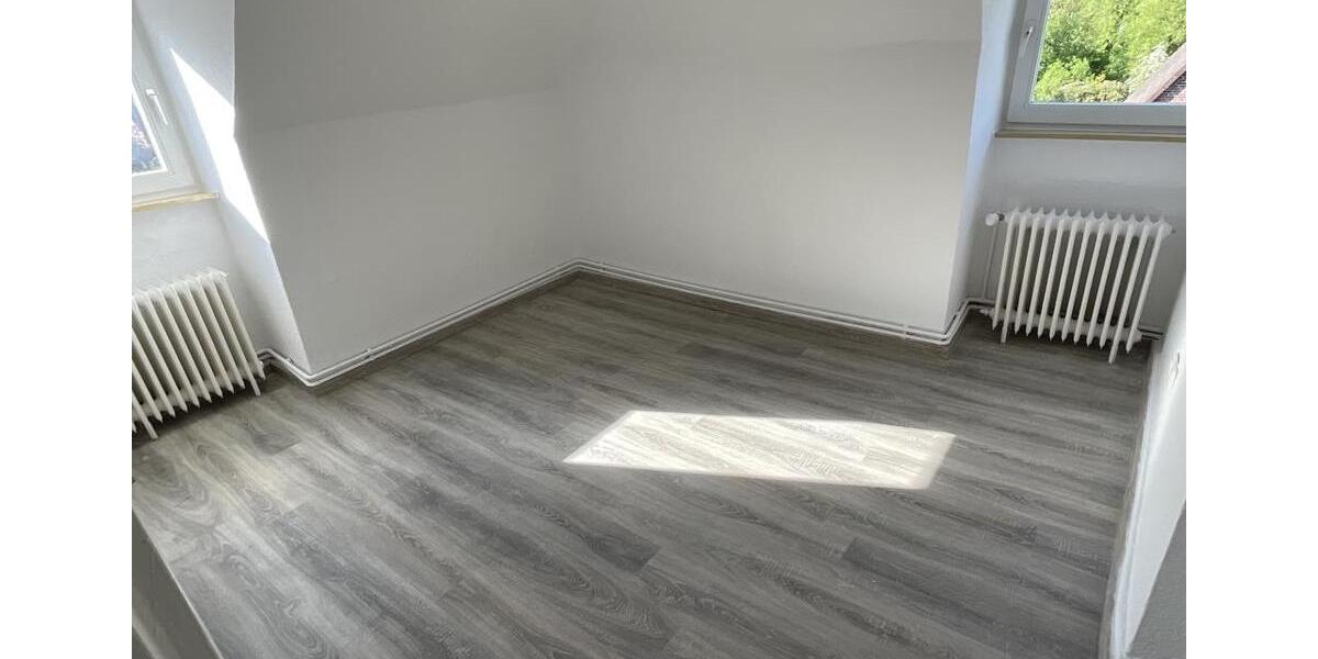 Dachgeschoßwohnung Wilhelmshaven - 3 Zimmer, 55 m&sup2;, 399&euro; | Angebot:26561455