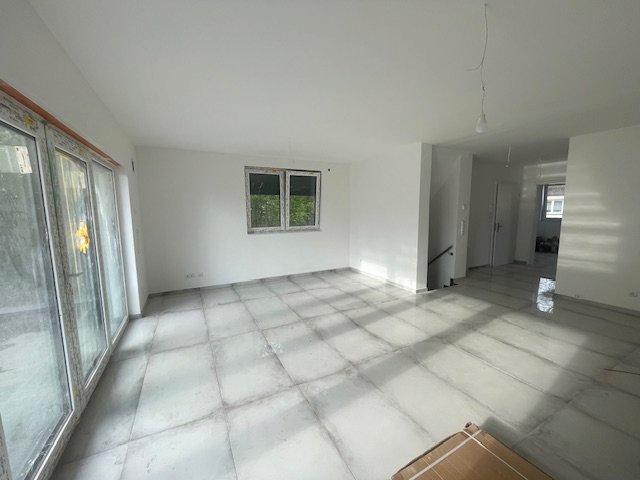Erdgeschoßwohnung Hamburg Wandsbek - 5 Zimmer, 135 m&sup2;, 2.500&euro; | Angebot:26497068