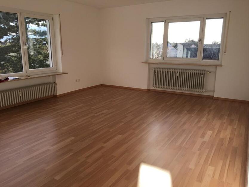 Helle 3-Zi-Wohnung mit Loggia in zentraler Lage von Wendelstein zimmer