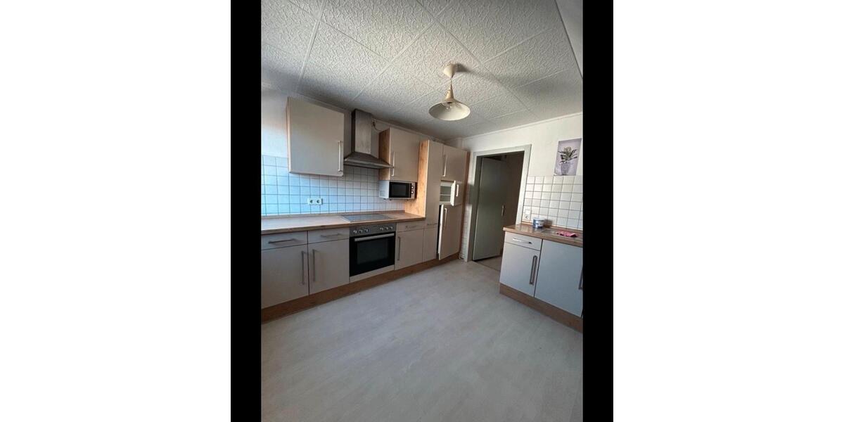 Etagenwohnung Lage - 3 Zimmer, 83 m&sup2;, 870&euro; | Angebot:25947630