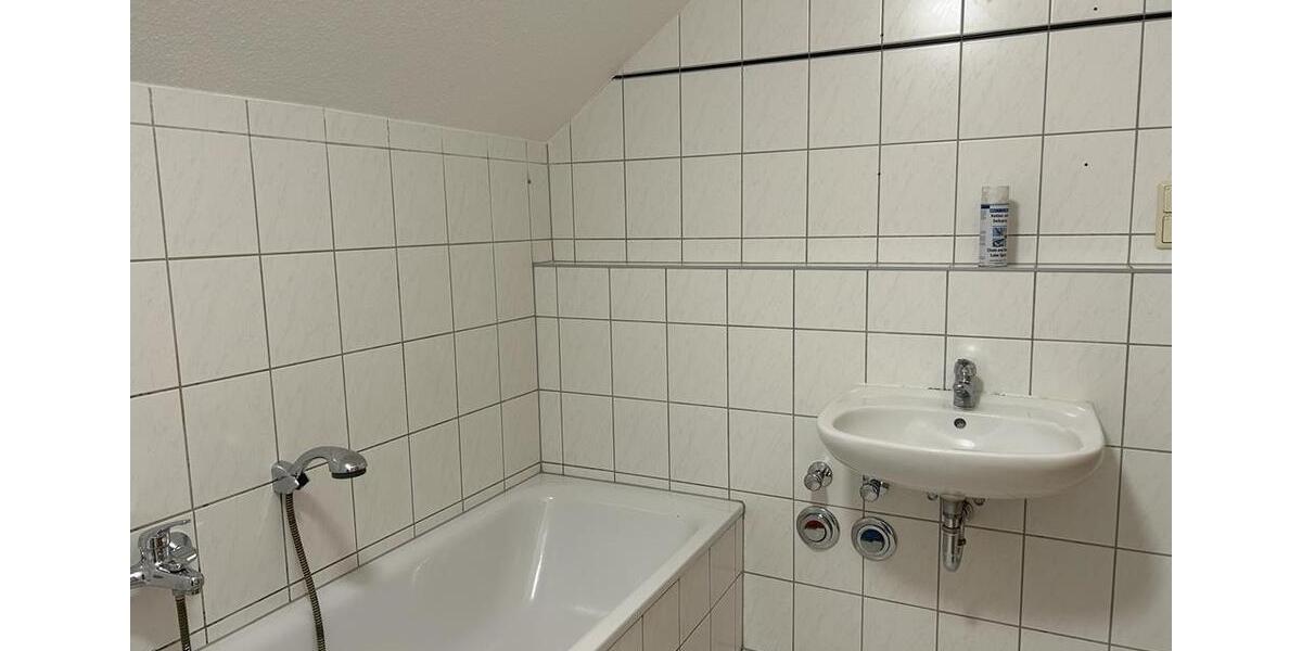 Dachgeschoßwohnung Zella-Mehlis Mehlis - 3 Zimmer, 75 m&sup2;, 475&euro; | Angebot:24804670