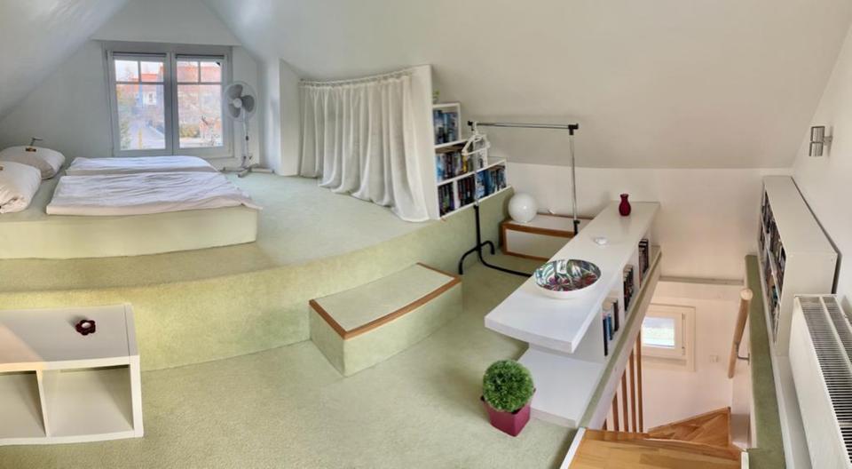 BESI Mi 14.1. Haus am Waldrand Berlins, gr. Garten, 2.Wohngebäude 4 zimmer