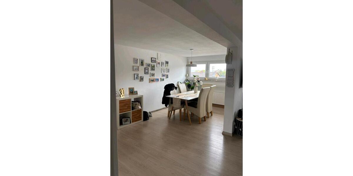 Dachgeschoßwohnung Püttlingen - 3 Zimmer, 82 m&sup2;, 620&euro; | Angebot:26256163