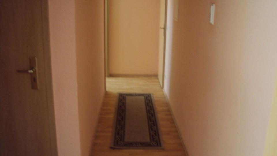 Dachgeschoßwohnung Rodewisch - 2.5 Zimmer, 65 m&sup2;, 470&euro; | Angebot:26299934