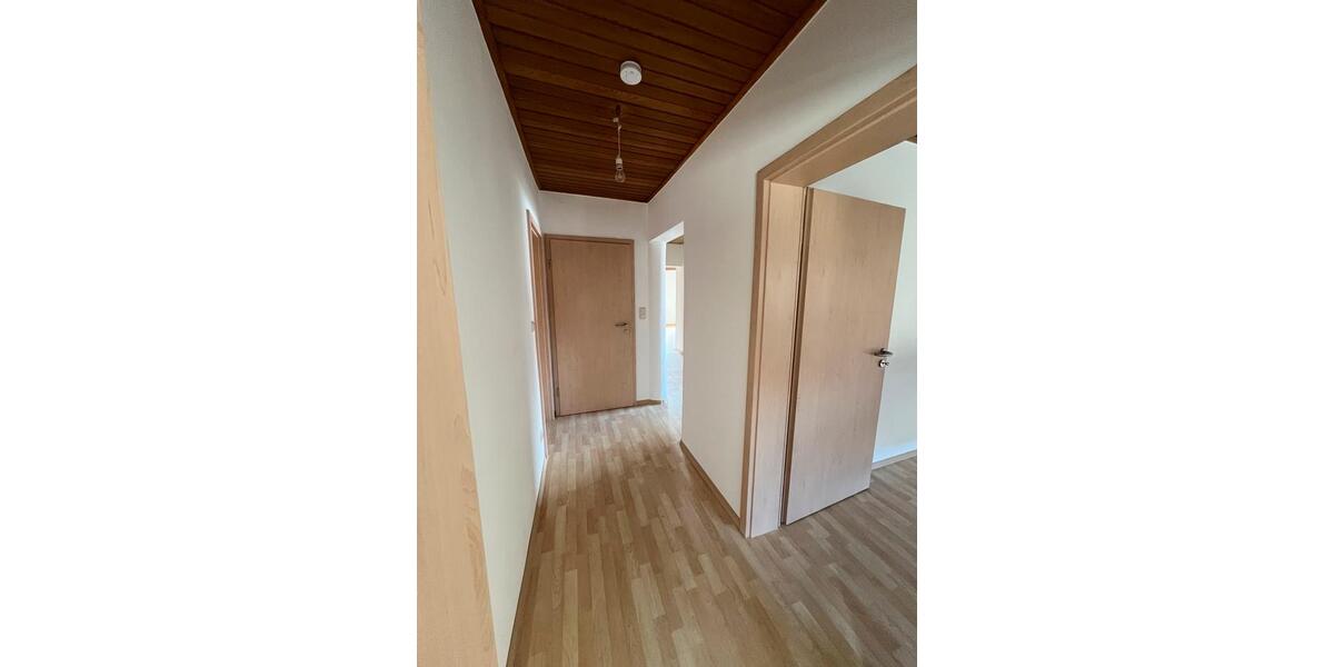 Etagenwohnung Schwandorf - 4 Zimmer, 100 m&sup2;, 920&euro; | Angebot:24867403