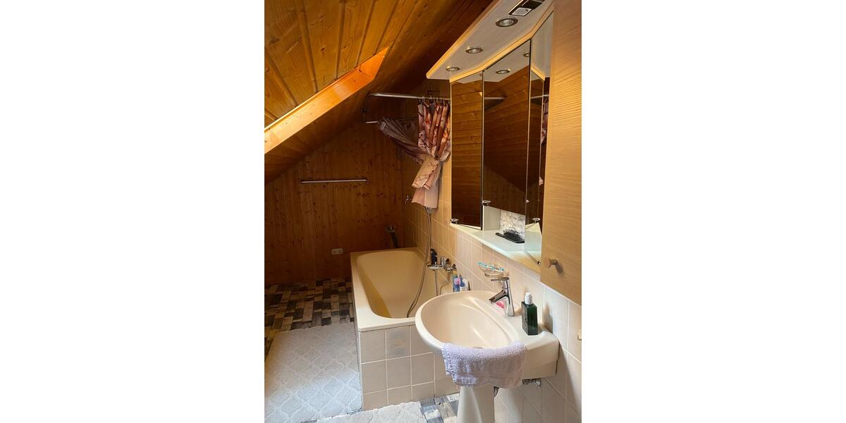 Dachgeschoßwohnung Birkenfeld - 2.5 Zimmer, 65 m&sup2;, 625&euro; | Angebot:26224923