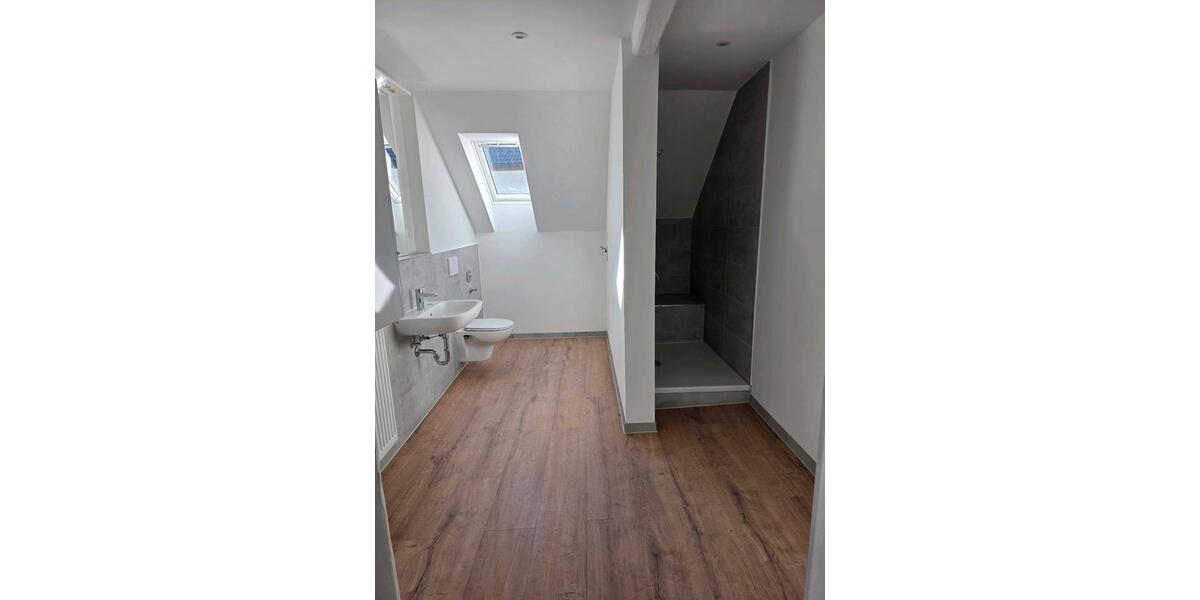 Dachgeschoßwohnung Marburg - 4 Zimmer, 87 m&sup2;, 570&euro; | Angebot:24909730