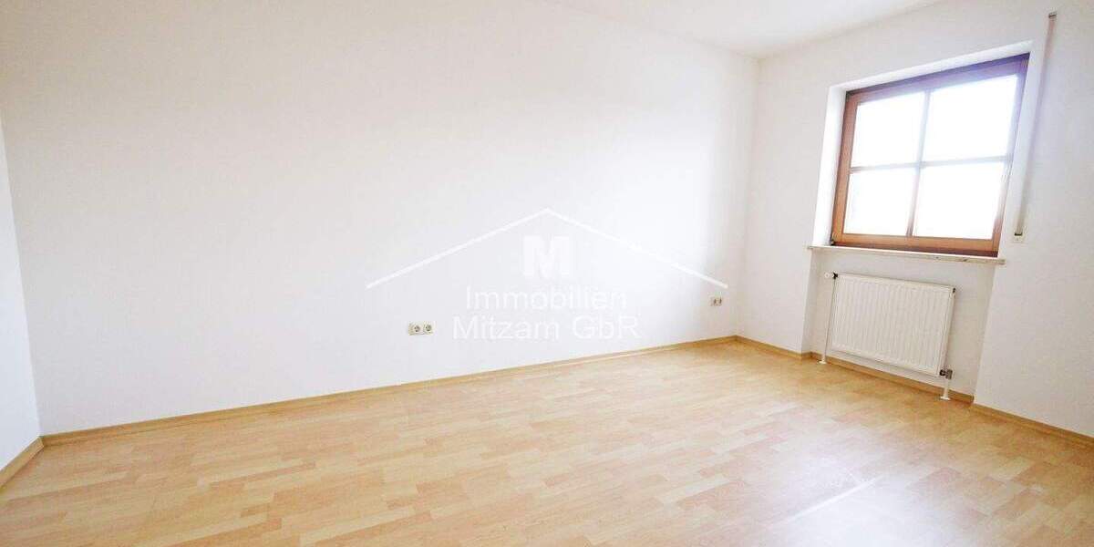 Kompakte 3-Zimmer-Ergeschoss-Whg. mit EBK und Garage in ruhiger Lage von Töging 3 zimmer