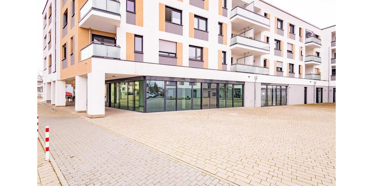 BRUMANI | Moderne Gewerbefläche im Neubau mit großer Schaufensterfront in Freiburg-Haslach zimmer