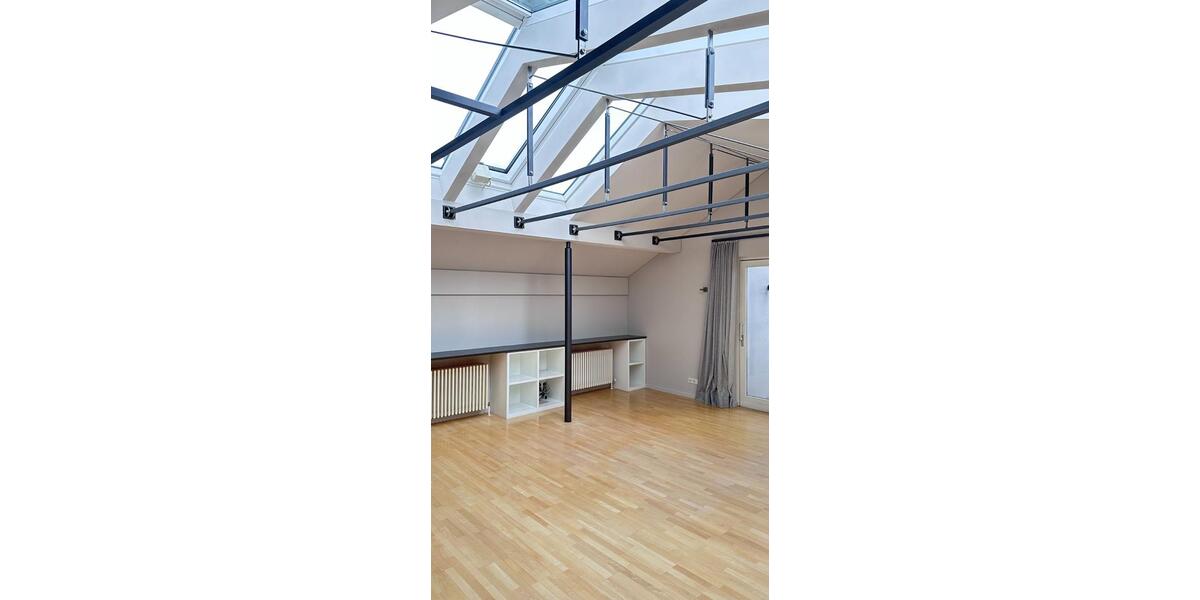 Dachgeschoßwohnung Sengenthal - 3.5 Zimmer, 124 m&sup2;, 1.050&euro; | Angebot:24658307