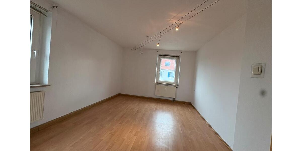 Maisonettenwohnung Untermeitingen - 3 Zimmer, 100 m&sup2;, 1.000&euro; | Angebot:24981683