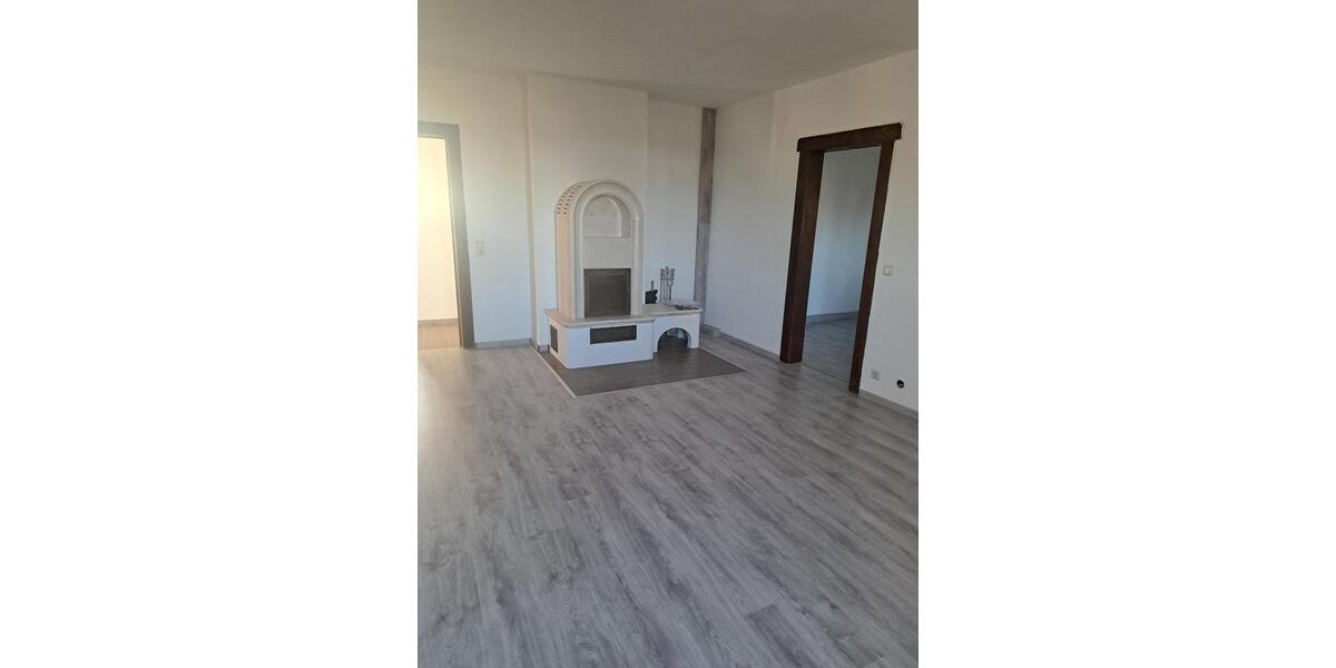 Etagenwohnung Burg - 5 Zimmer, 130 m&sup2;, 1.040&euro; | Angebot:25830133