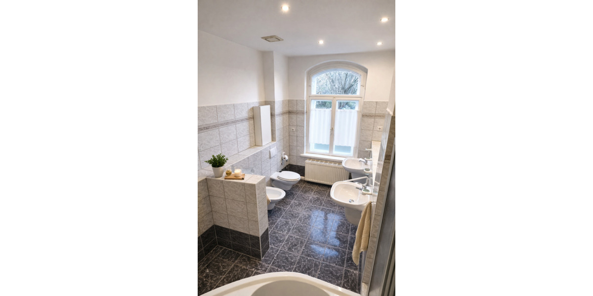 Erdgeschoßwohnung Sondershausen - 3 Zimmer, 124 m&sup2;, 931&euro; | Angebot:23279375