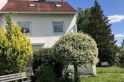 Haus Zeil am Main - 7 Zimmer, 135 m&sup2;, 1.200&euro; | Angebot:26232281