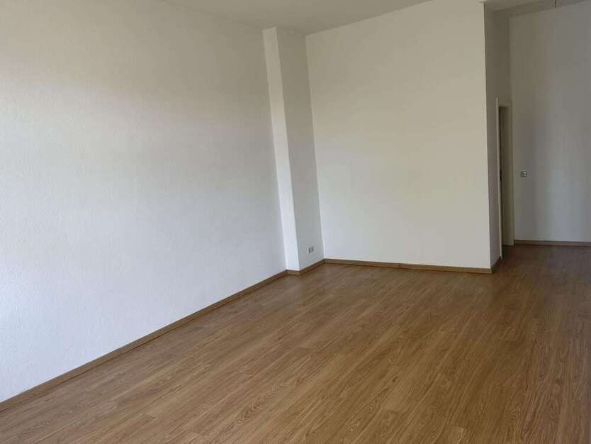gepflegte 2 Zimmer-Wohnung *ab sofort verfügbar* ruhig auf dem Hinterhof