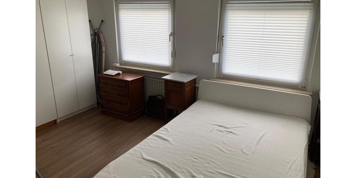 Wohnen auf Zeit Olpe - 7 Zimmer, 160 m&sup2;, 80&euro; | Angebot:26438470