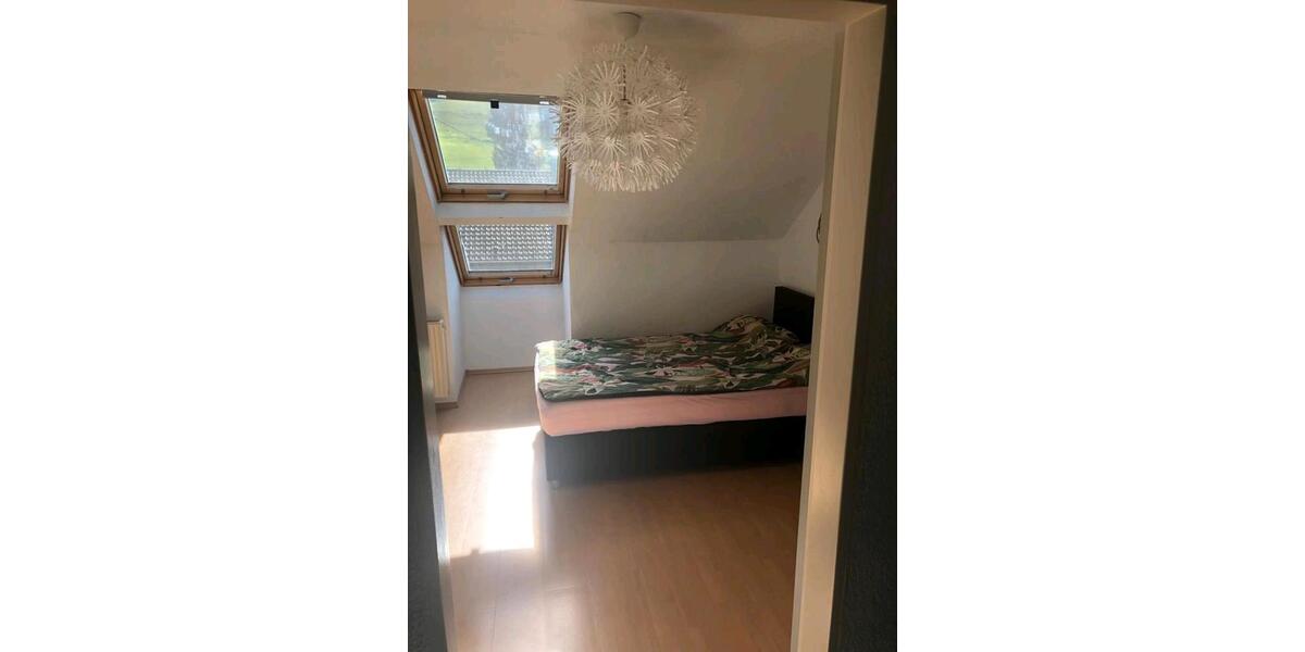 Dachgeschoßwohnung Burladingen - 4.5 Zimmer, 90 m&sup2;, 790&euro; | Angebot:24677388