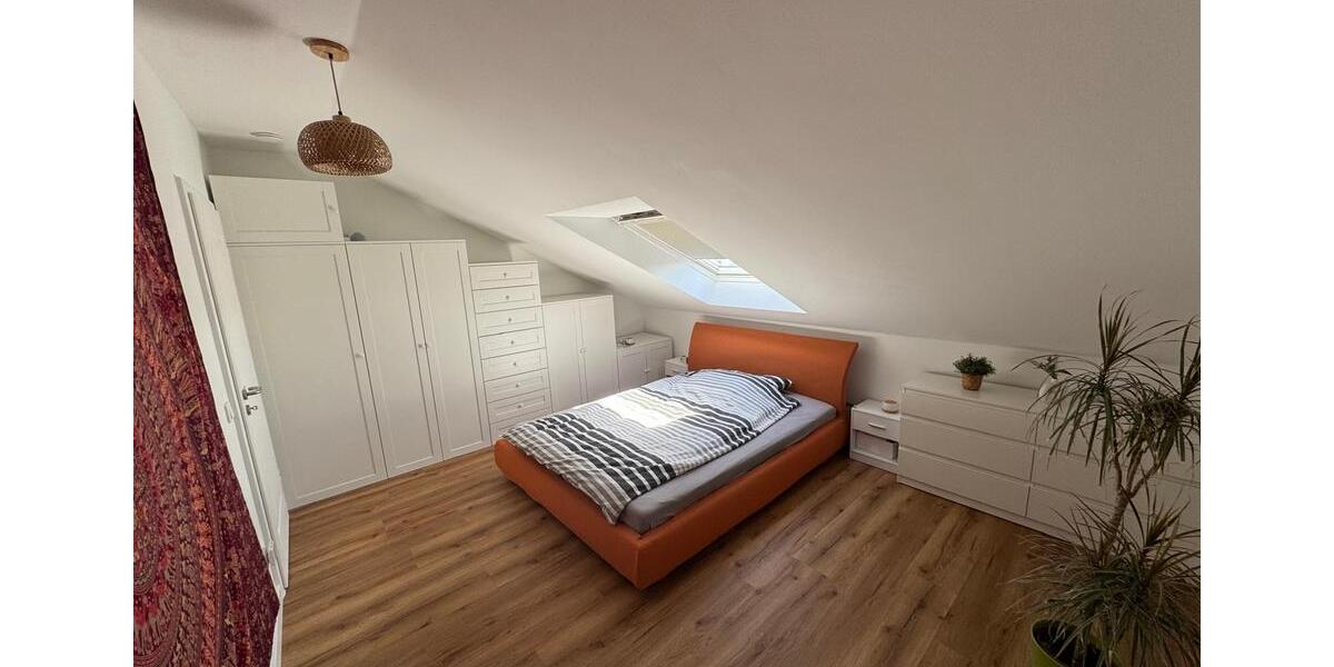 Wohnen auf Zeit Mönchengladbach Nord - 1 Zimmer, 80 m&sup2;, 590&euro; | Angebot:25996482
