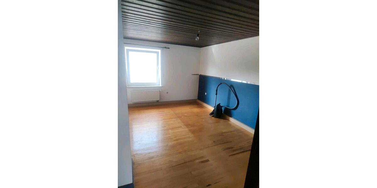 Erdgeschoßwohnung Wackersdorf - 3 Zimmer, 75 m&sup2;, 750&euro; | Angebot:26427259