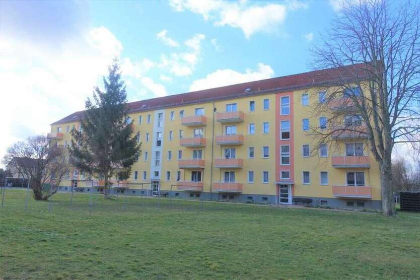Wohnung zum Mieten in Braunsbedra 298 € 49.61 m²