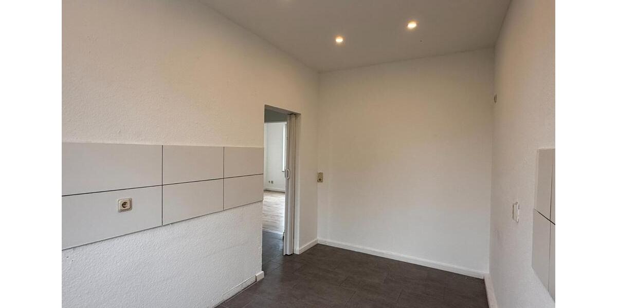 Etagenwohnung Halberstadt - 4 Zimmer, 81 m&sup2;, 430&euro; | Angebot:26132545