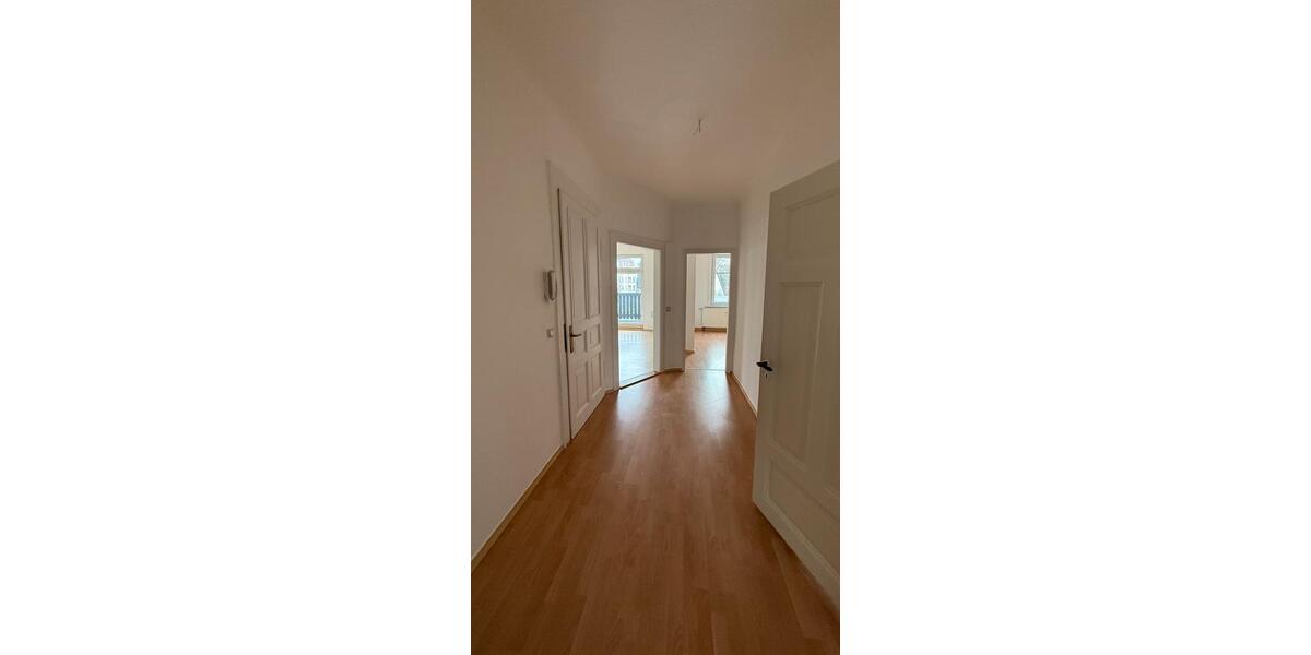 Etagenwohnung Gotha - 4 Zimmer, 96 m&sup2;, 700&euro; | Angebot:26615525