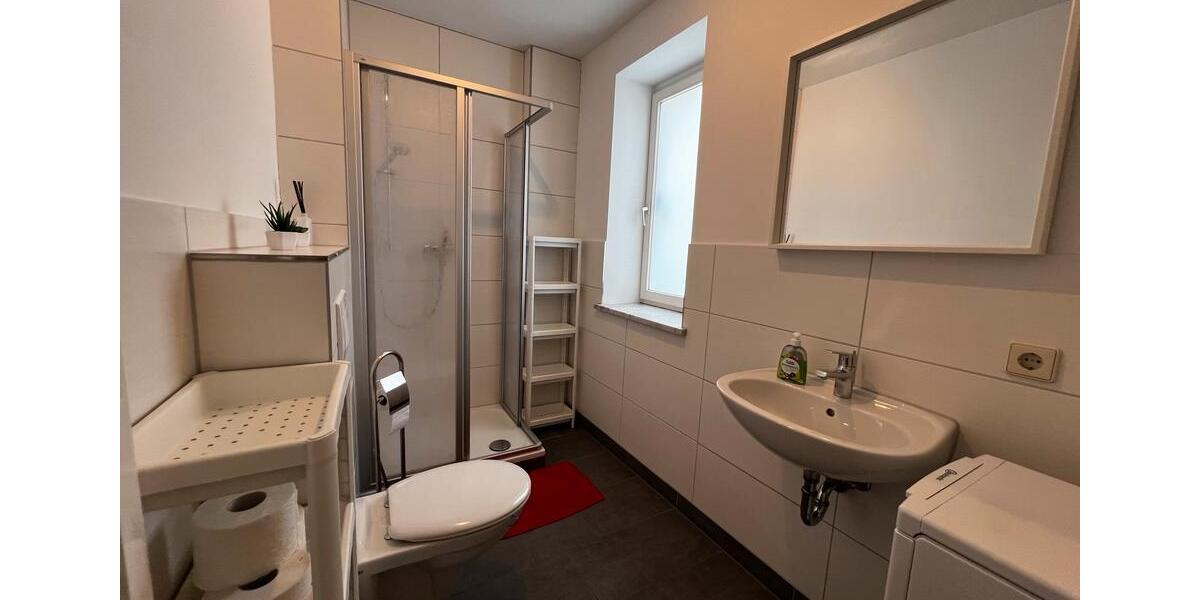 Wohnen auf Zeit Crimmitschau - 4 Zimmer, 105 m&sup2;, 15&euro; | Angebot:24788954