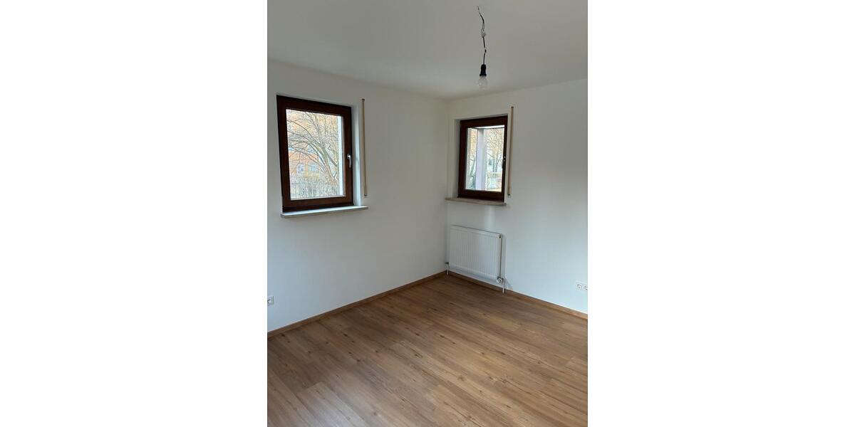 Erdgeschoßwohnung Landshut Landshut-West - 3 Zimmer, 93 m&sup2;, 1.255&euro; | Angebot:25051977