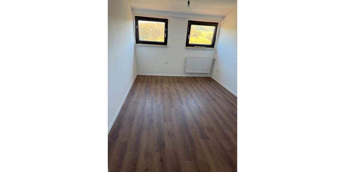 Dachgeschoßwohnung Pohlheim - 4 Zimmer, 105 m&sup2;, 1.500&euro; | Angebot:26285044