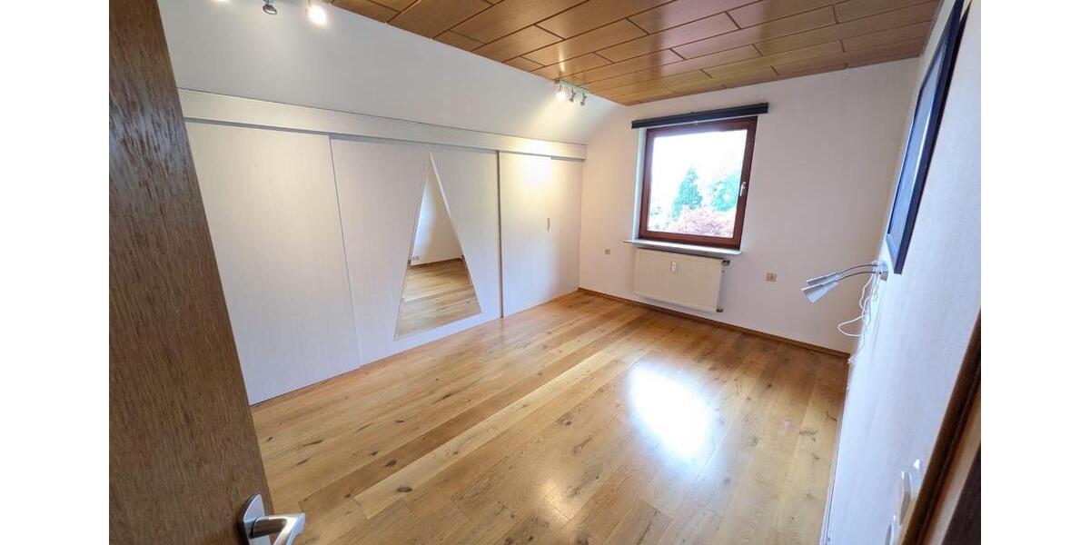 Dachgeschoßwohnung Nieste - 2 Zimmer, 82 m&sup2;, 650&euro; | Angebot:26626600