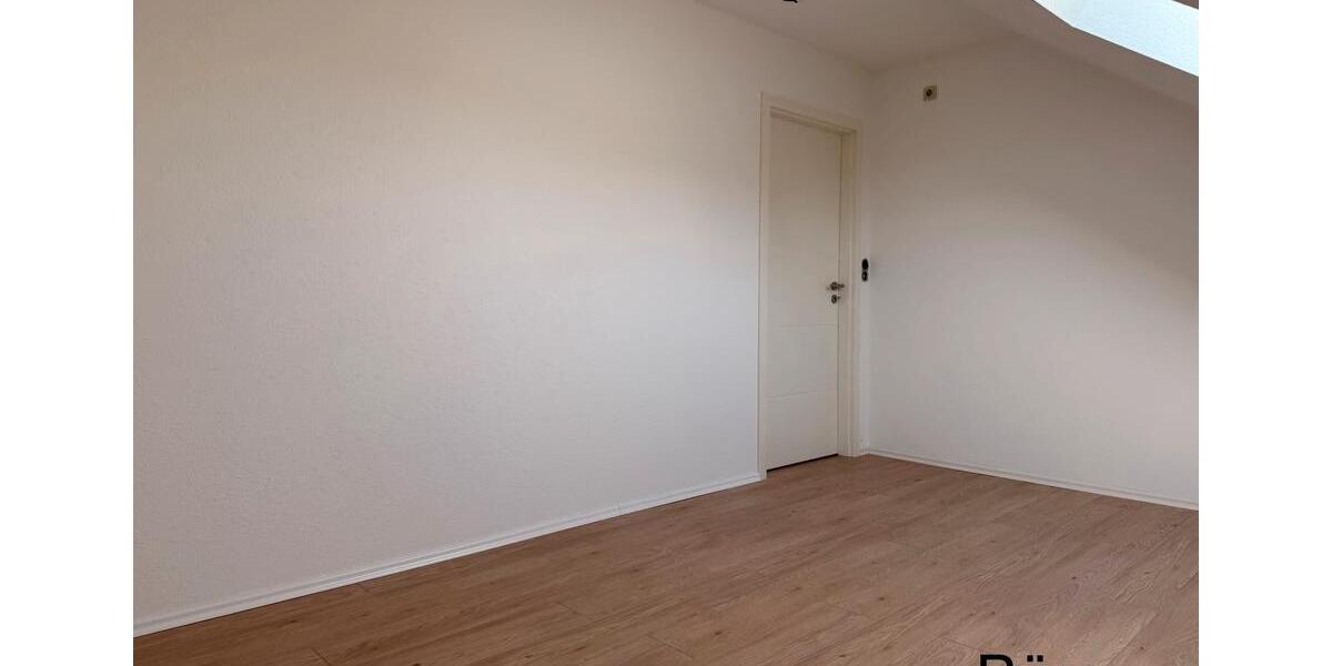 Dachgeschoßwohnung Neuhof - 3 Zimmer, 77 m&sup2;, 693&euro; | Angebot:26216085