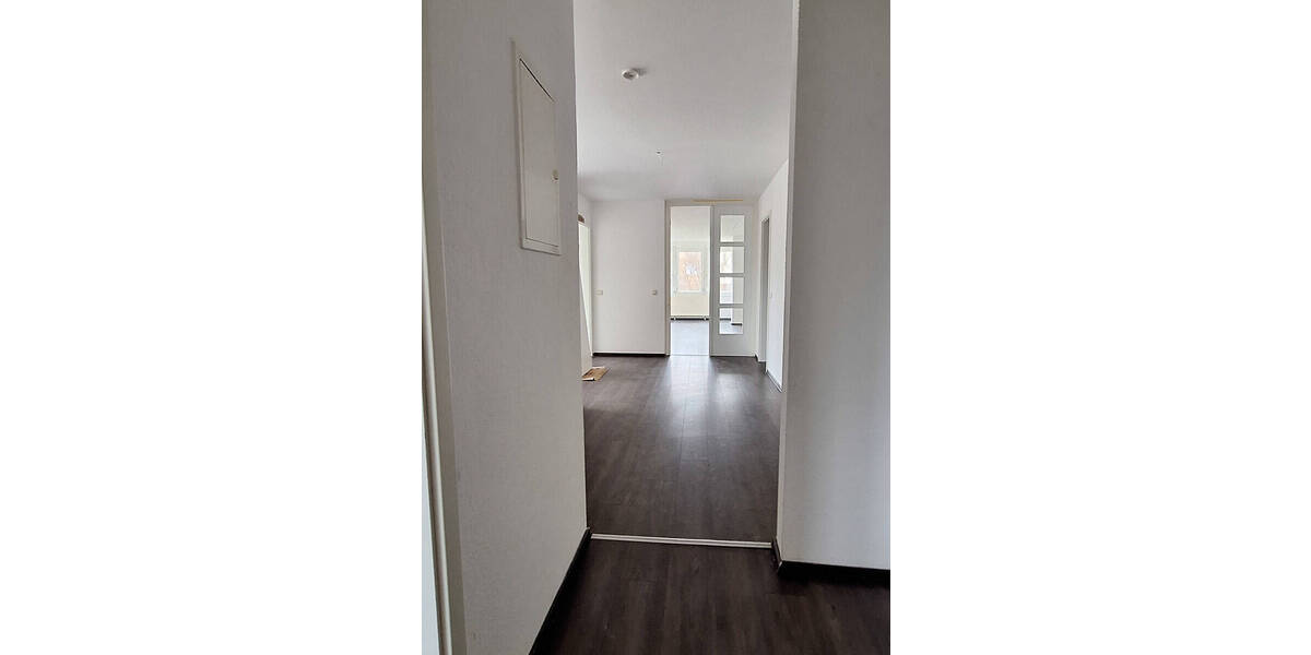 Etagenwohnung Saalfeld - 2 Zimmer, 92 m&sup2;, 690&euro; | Angebot:26486199