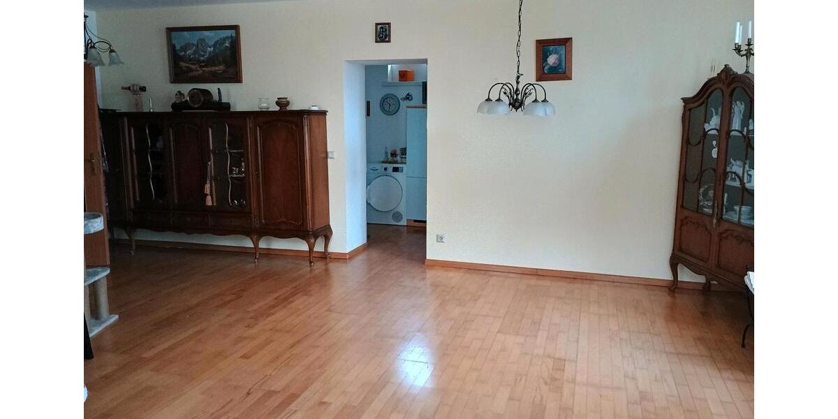 Erdgeschoßwohnung Schleusingen - 2 Zimmer, 70 m&sup2;, 520&euro; | Angebot:24562689