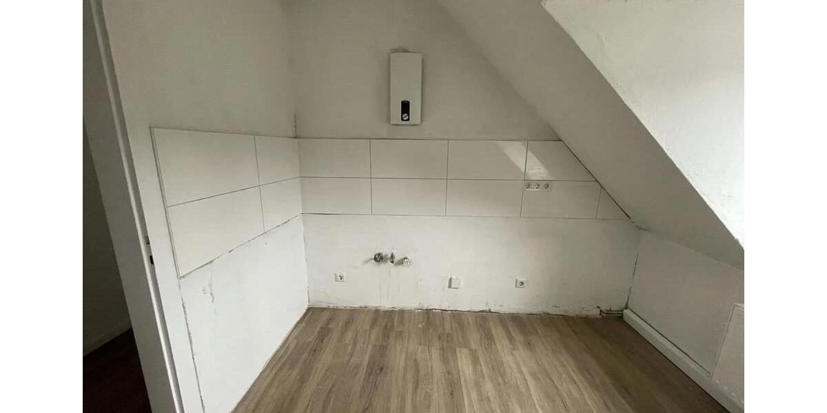 Dachgeschoßwohnung Gelsenkirchen Gelsenkirchen-Mitte - 2 Zimmer, 39 m&sup2;, 300&euro; | Angebot:26562091