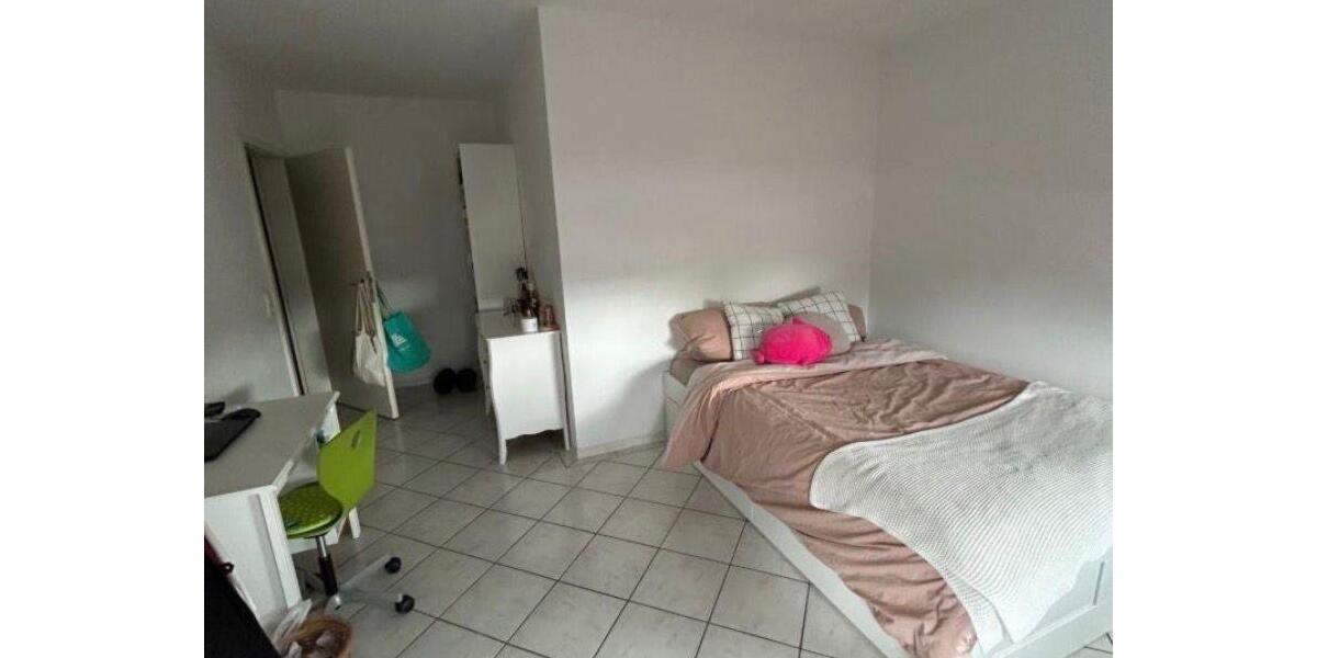 Etagenwohnung Trier Kürenz - 3 Zimmer, 210 m&sup2;, 410&euro; | Angebot:26169865