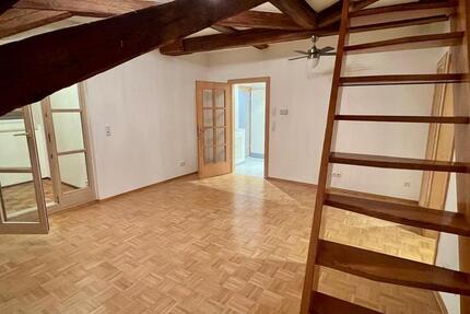 Außergewöhnliche 2-Zimmer-Wohnung mit Loggia und Dachstudio 2 zimmer