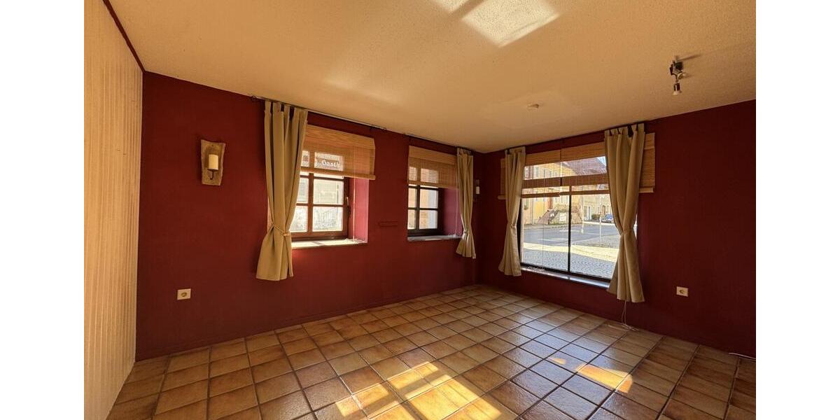 Wohnen, wo Geschichte lebt – Stilvolle Erdgeschosswohnung mit Wellness-Komfort in der Altstadt 2 zimmer